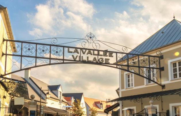 Magic Studio - Disneyland Paris Shopping Village 9 Minutes Chessy  Ngoại thất bức ảnh